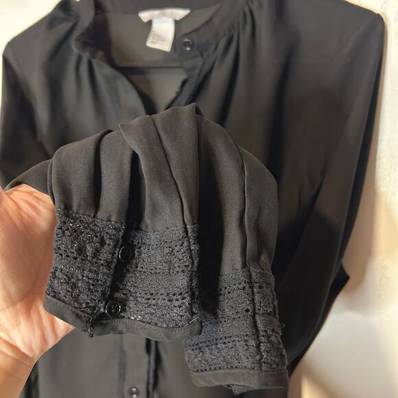 H&M Elegant Black Button-Down Blouse with Lace Detail C67 - Picture 5 of 7